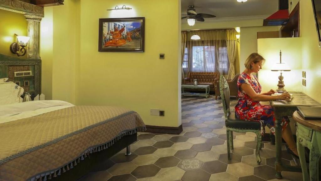 Heritage Hotel Suites And Spa Покхара Экстерьер фото